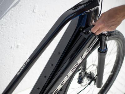 Trek Allant+ 9S Stagger S Trek Black/Alpine Blue Produktbild 14