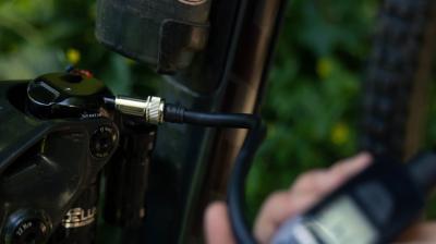  Pumpe Bontrager Dämpferpumpe mit Digitalanzeige Bl Produktbild 5