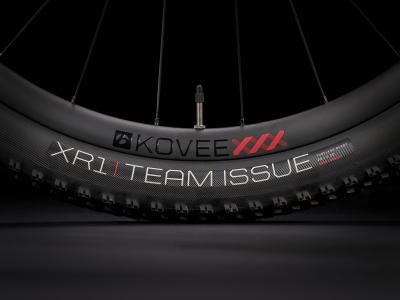 Trek Supercaliber 9.9 XTR ML Matte Raw Carbon/Gloss Tre Produktbild 20