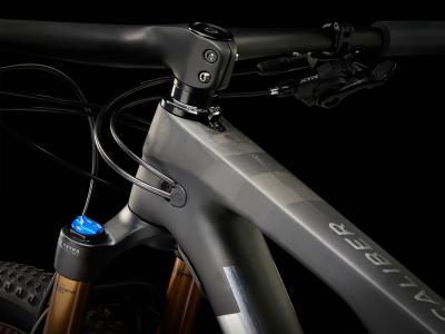 Trek Supercaliber 9.9 XTR ML Matte Raw Carbon/Gloss Tre Produktbild 22