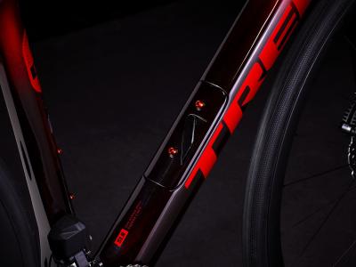 Trek Domane SLR 6 62 Metallic Red Smoke to Red Carbon S Produktbild 15