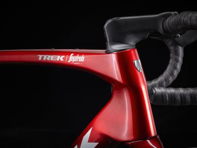Trek Domane SLR 6 AXS 58 Metallic Red Smoke to Blue Smo Produktbild 17