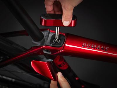 Trek Domane SLR 6 AXS 58 Metallic Red Smoke to Red Carb Produktbild 20