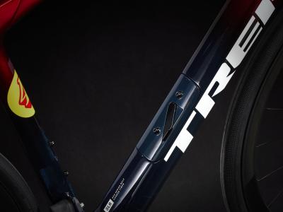 Trek Domane SLR 9 54 Metallic Red Smoke to Blue Smoke F Produktbild 15