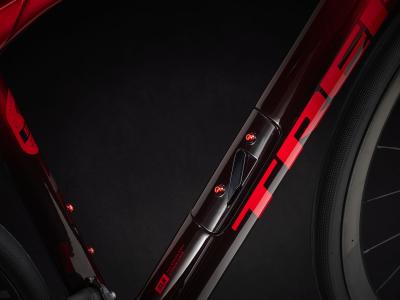 Trek Domane SLR 9 60 Metallic Red Smoke to Red Carbon S Produktbild 15