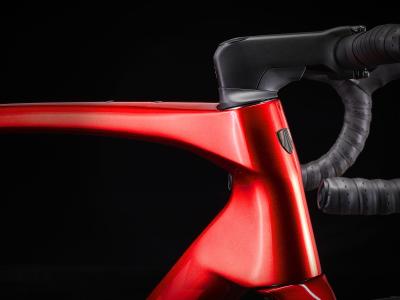 Trek Domane SLR 9 60 Metallic Red Smoke to Red Carbon S Produktbild 17