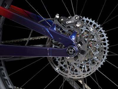  FUEL EXe 8 GX AXS EU L Rage Red to Deep Dark Blue Produktbild 19