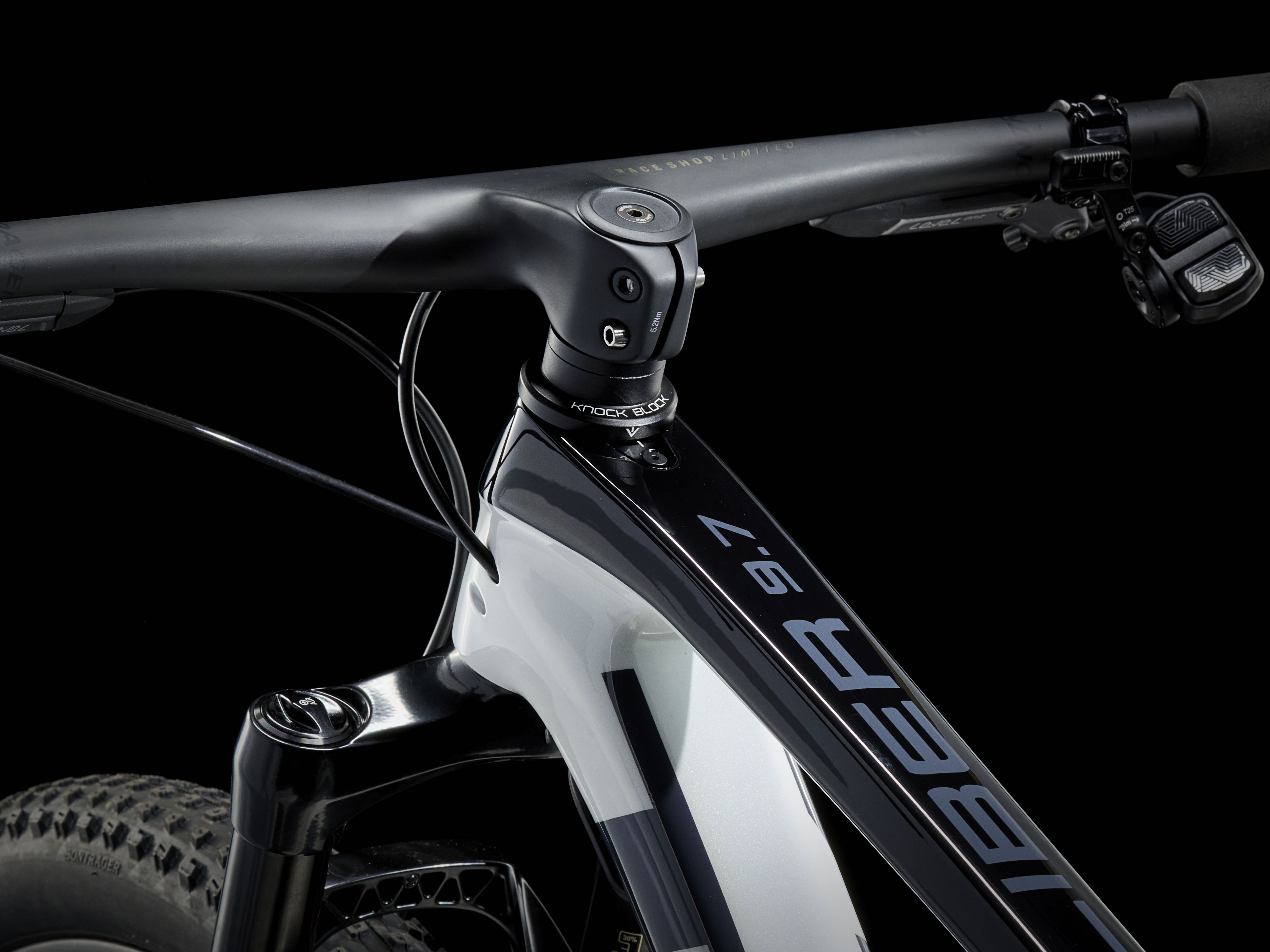 Trek Procaliber 9.7 AXS L 29 White Prismatic Produktbild 17