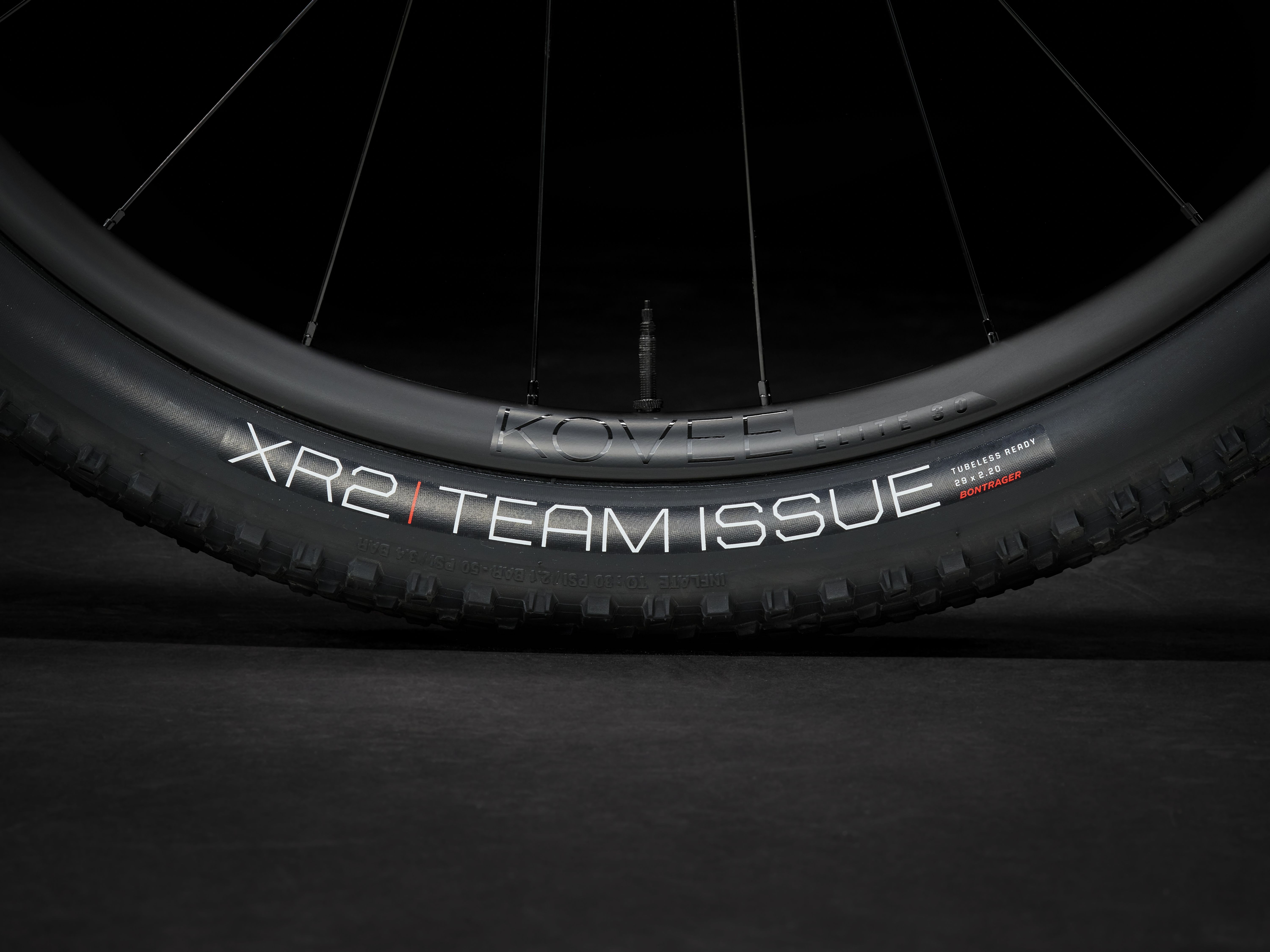 Trek Procaliber 9.7 AXS L 29 White Prismatic Produktbild 18