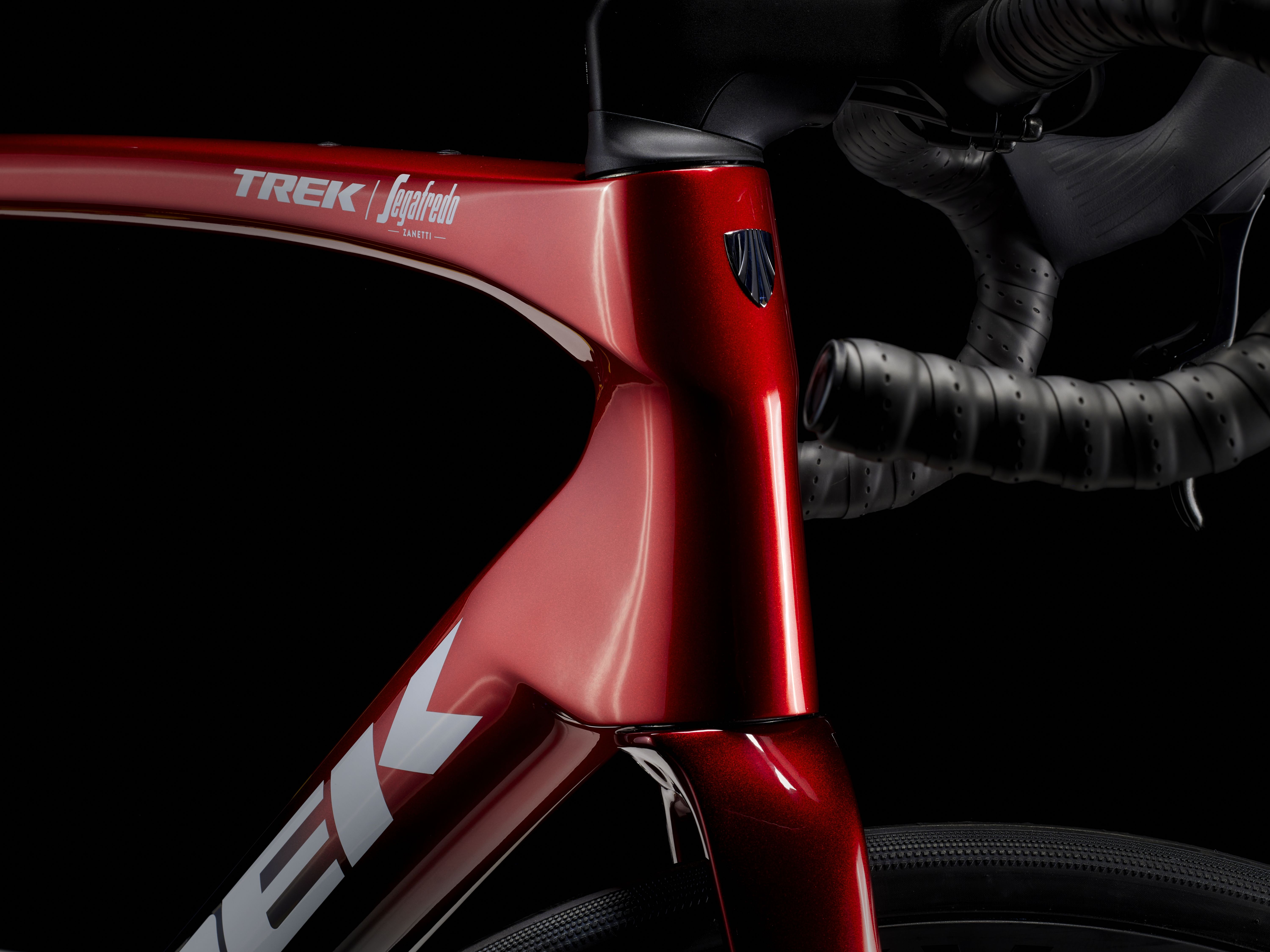 Trek Domane SLR 7 AXS 47 Metallic Red Smoke to Blue Smo Produktbild 17