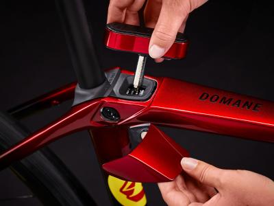 Trek Domane SLR 7 AXS 50 Metallic Red Smoke to Blue Smo Produktbild 8