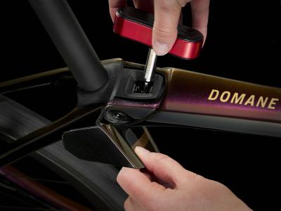 Trek Domane SLR 6 AXS 60 Axinite Flip/Trek Black Produktbild 8