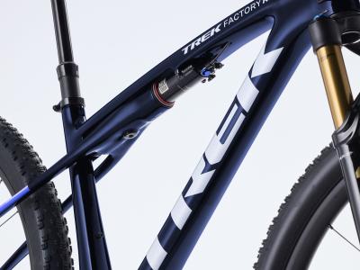 Trek Supercal SLR9.8XT DI2 ML Navy Smoke Produktbild 4