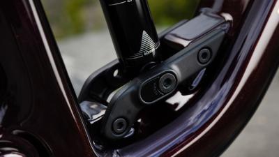  Fuel MX 9.8 XT DI2 XL Gloss Dark Carmine/Matte Tre Produktbild 3