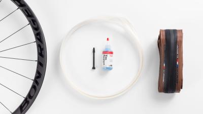 Bontrager Vorderrad Bontrager Aeolus Pro 5 TLR 18H Black/Gre Produktbild 14