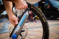 Schwalbe SCHWALBE Tire Booster Reusable Tubeless Tire Inflator incl. Mounting Strap